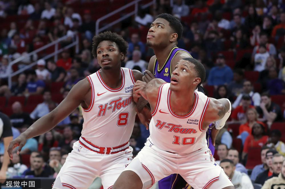 一名防守型 一名防守型