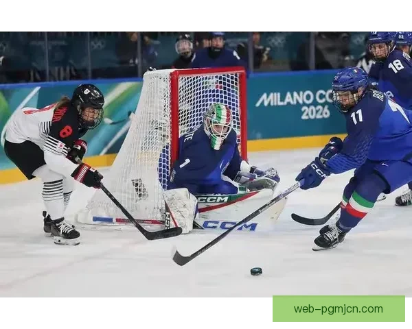 冰球比赛精彩对决，胜负悬念引人猜测