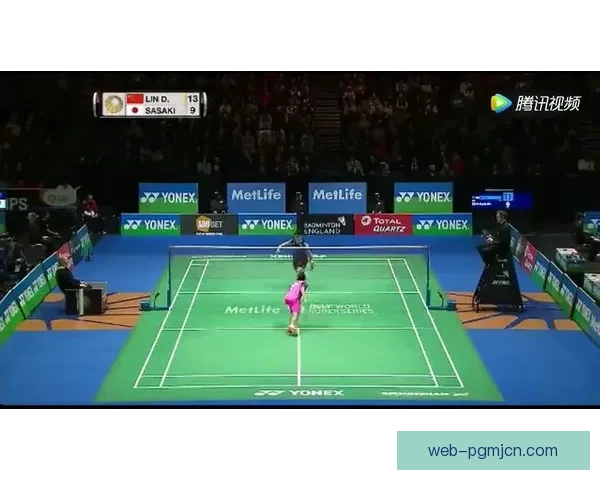 羽毛球联赛精彩瞬间盘点：挑战极限，燃情对决